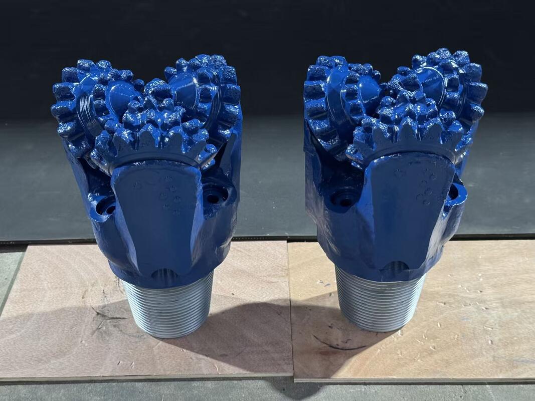 17 1/2 pulgadas botón IADC737 acero forjado Tricone taladro para la perforación de petróleo Minería de carbón herramienta de perforación